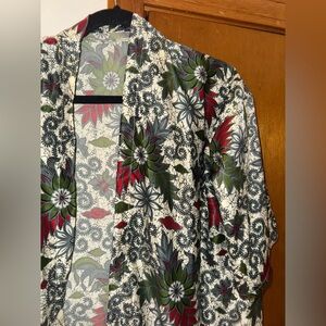 Floral shirt size medium